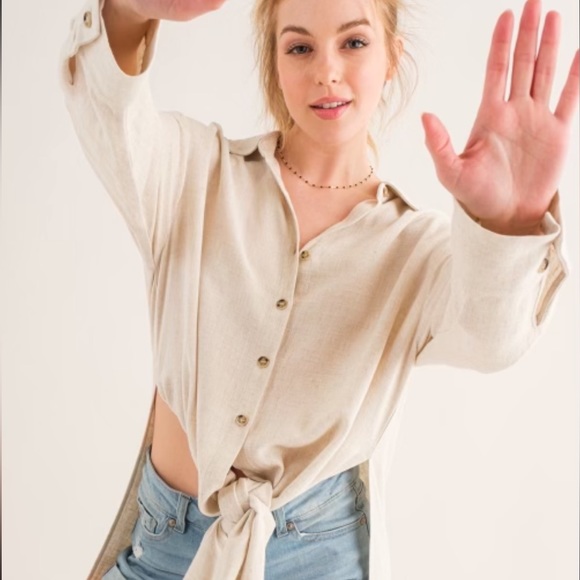 Women’s Natural Linen Maxi Button-Down Shirt - Picture 3 of 3